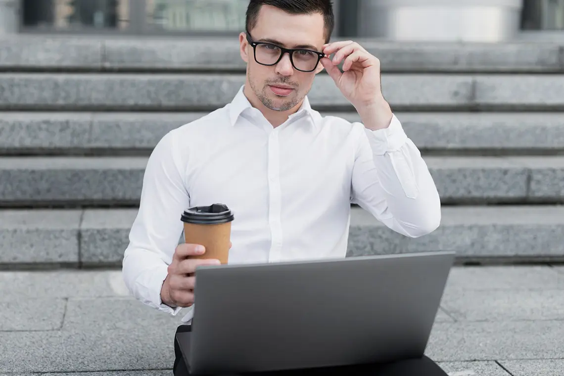 Cautela Digital: Medidas de Seguridad en Línea para Agentes Inmobiliarios